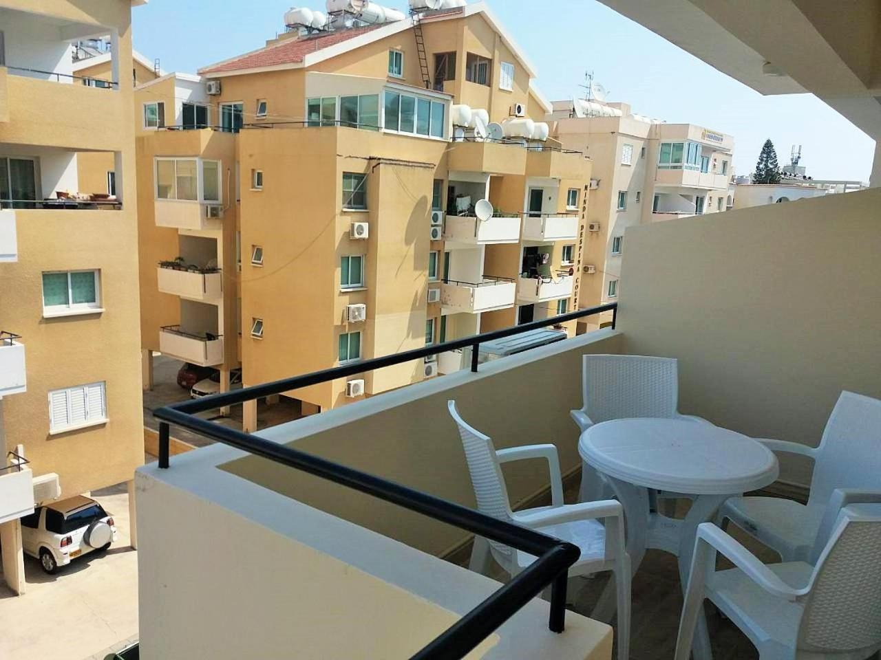 Apartment 301 Carisa Napa - Holiday Flats Larnaca Zewnętrze zdjęcie